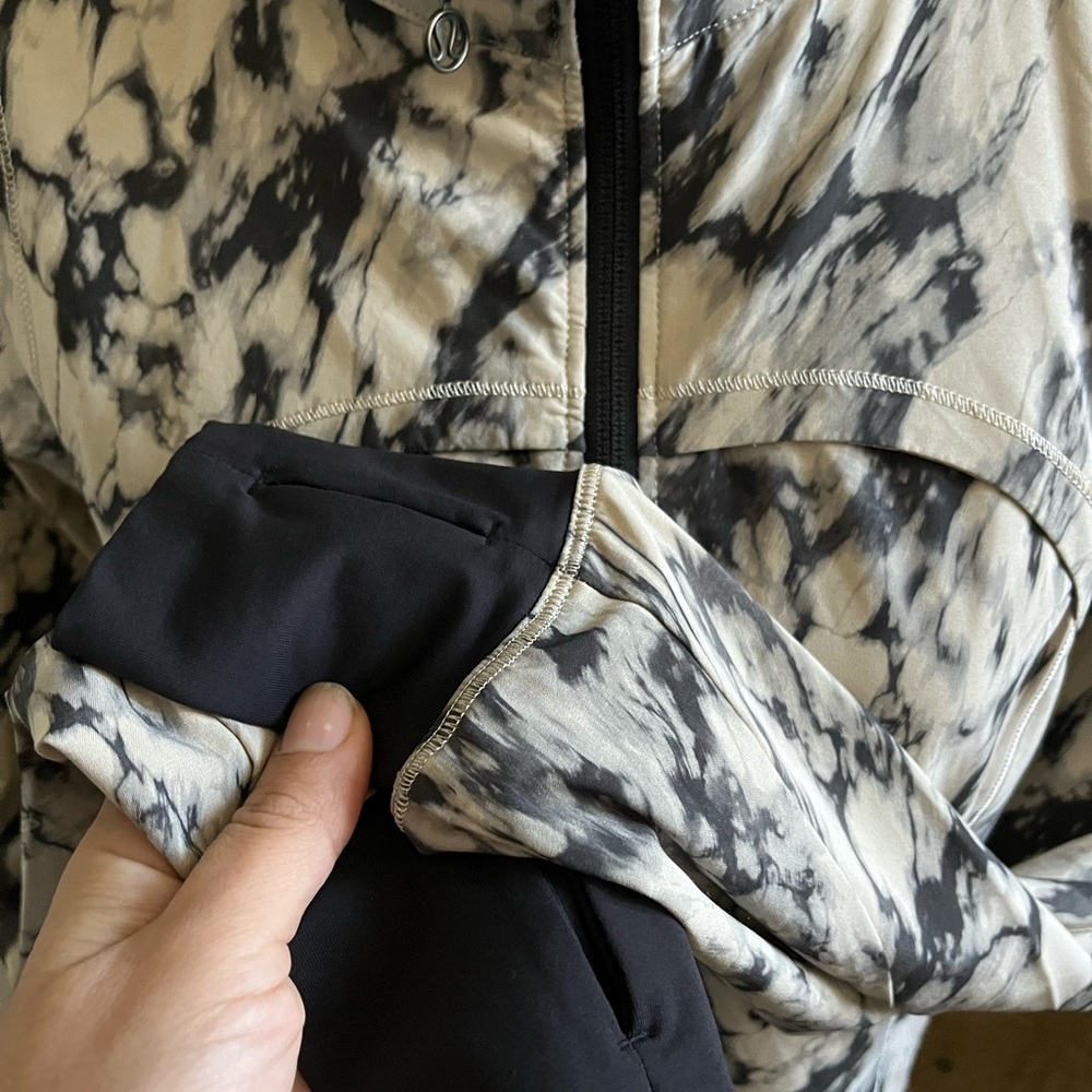 Lululemon windbreaker - Picture 3 of 9